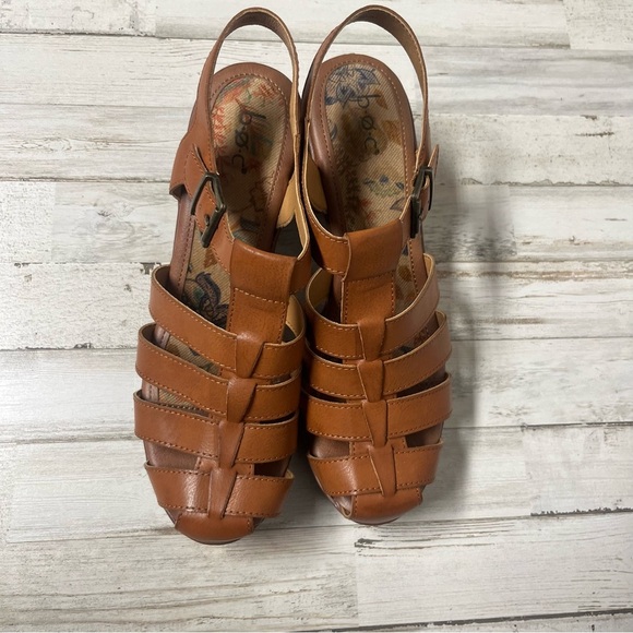 Women's B.O.C. Capri Clogs Tan SIze 11 Medium New - Picture 6 of 10